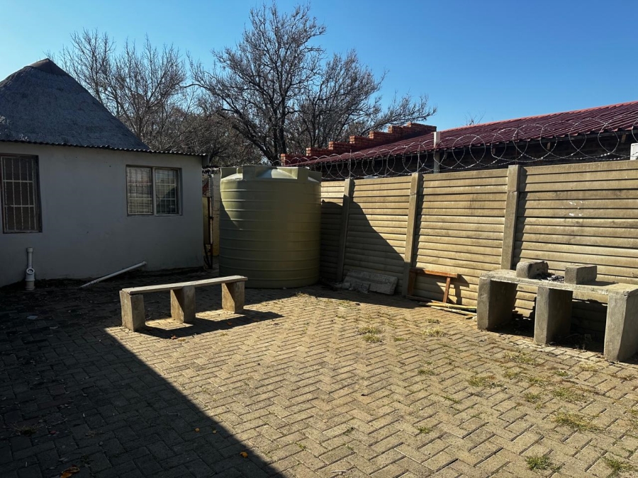 6 Bedroom Property for Sale in Brandwag Free State